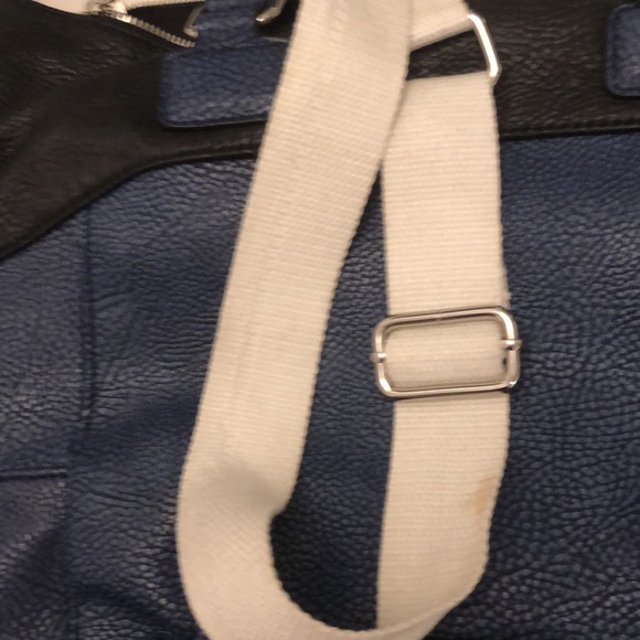 Leather or leather like crossbody bag - Picture 3 of 4